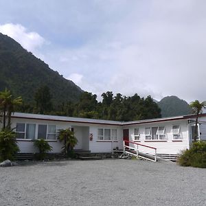 Central Franz Josef Cabins And Flats Motel Exterior photo