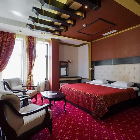 Troy Hotel Krasnodar Esterno foto