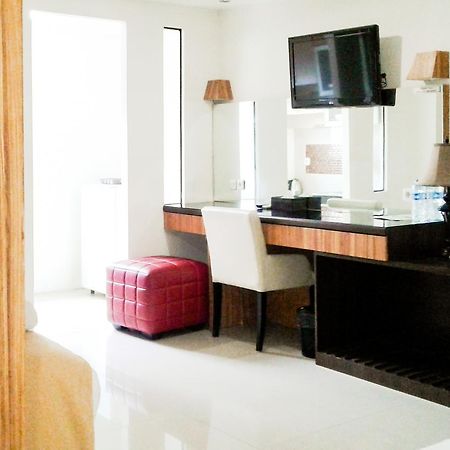 Kyo Serviced Apartment Jakarta Cilandak  Esterno foto