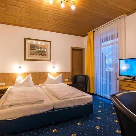 Hotel Garni Almenrausch Und Edelweiss Garmisch-Partenkirchen Esterno foto
