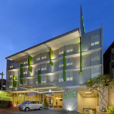 Whiz Hotel Malioboro Yogyakarta Esterno foto