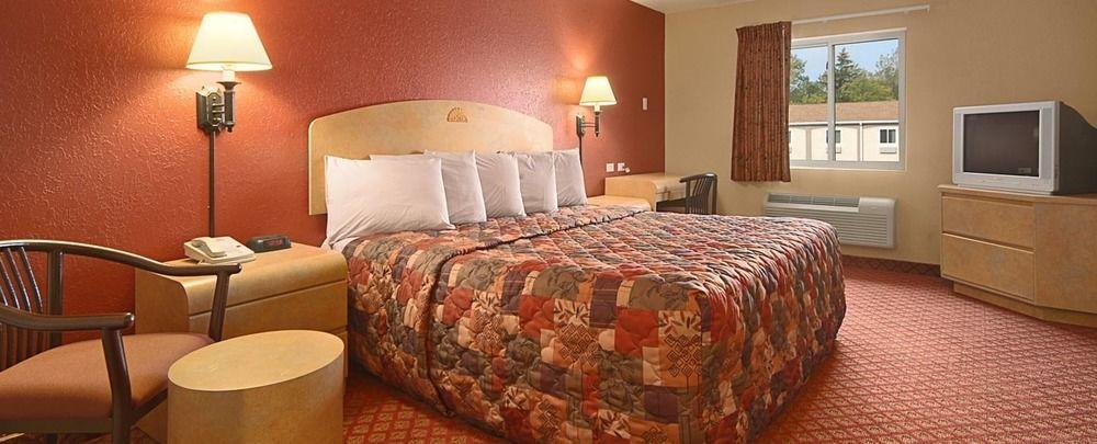 Days Inn & Suites By Wyndham Niagara Falls/Buffalo Esterno foto