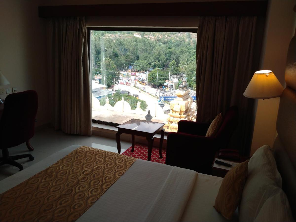 Raj Park- Hill View Hotel Tirupati Esterno foto