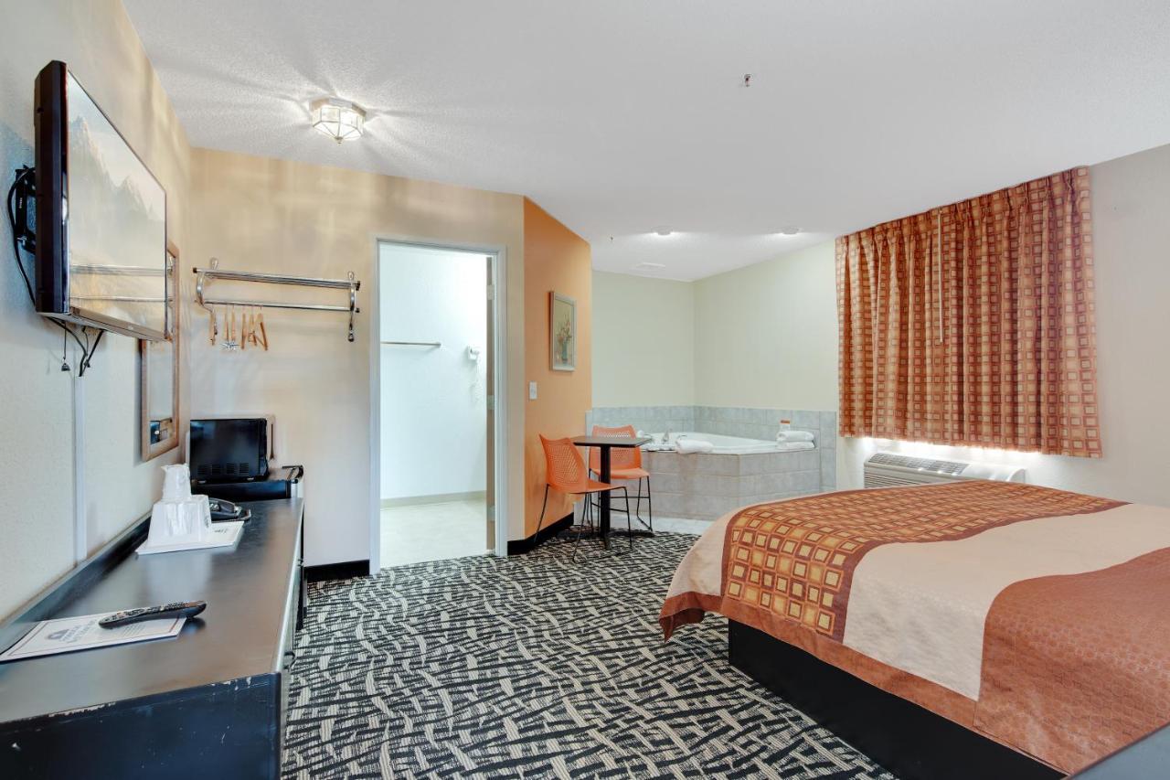 Americas Quality Inn & Suites - Finlayson Esterno foto