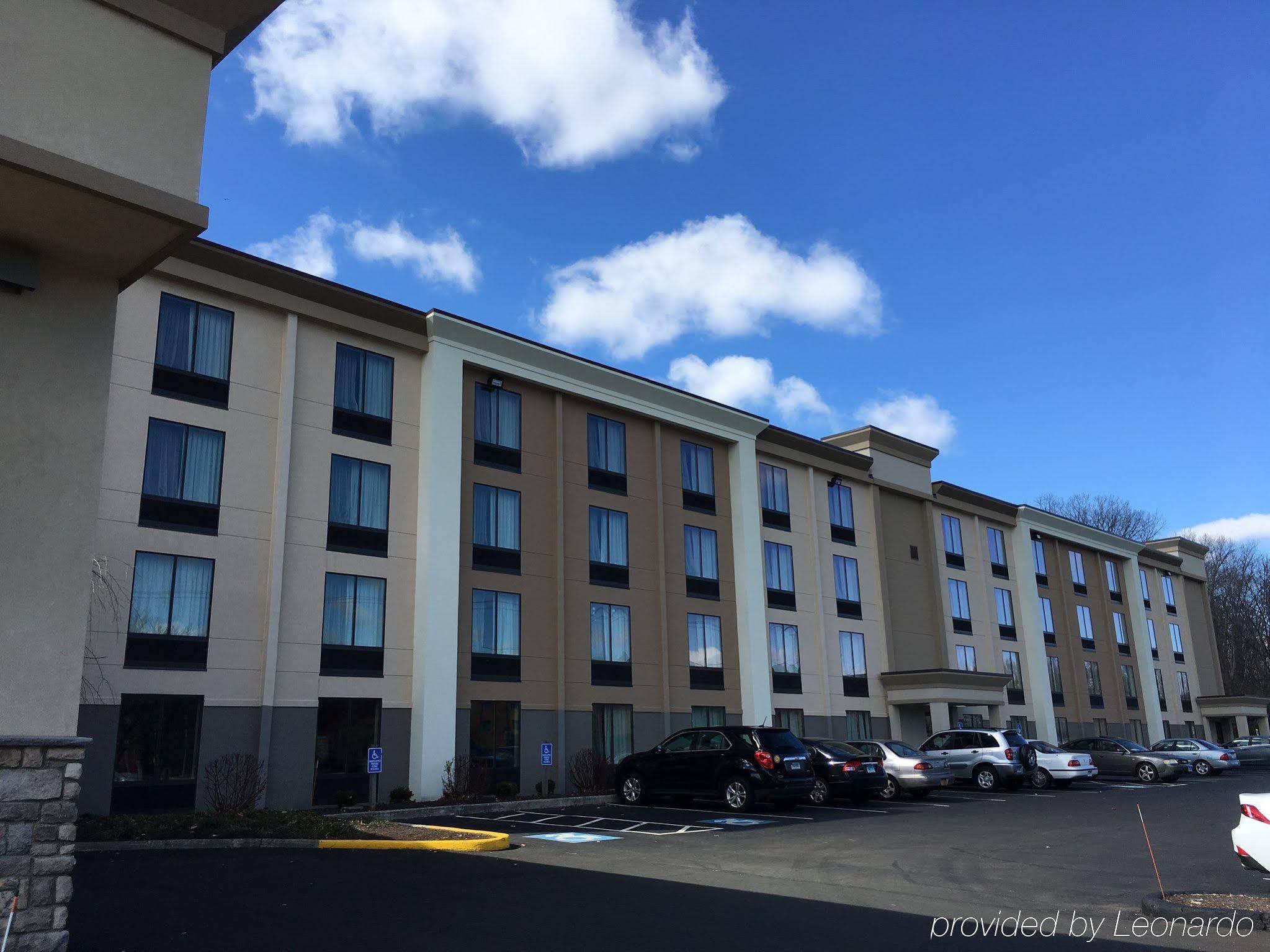 Comfort Inn & Suites Danbury-Bethel Esterno foto