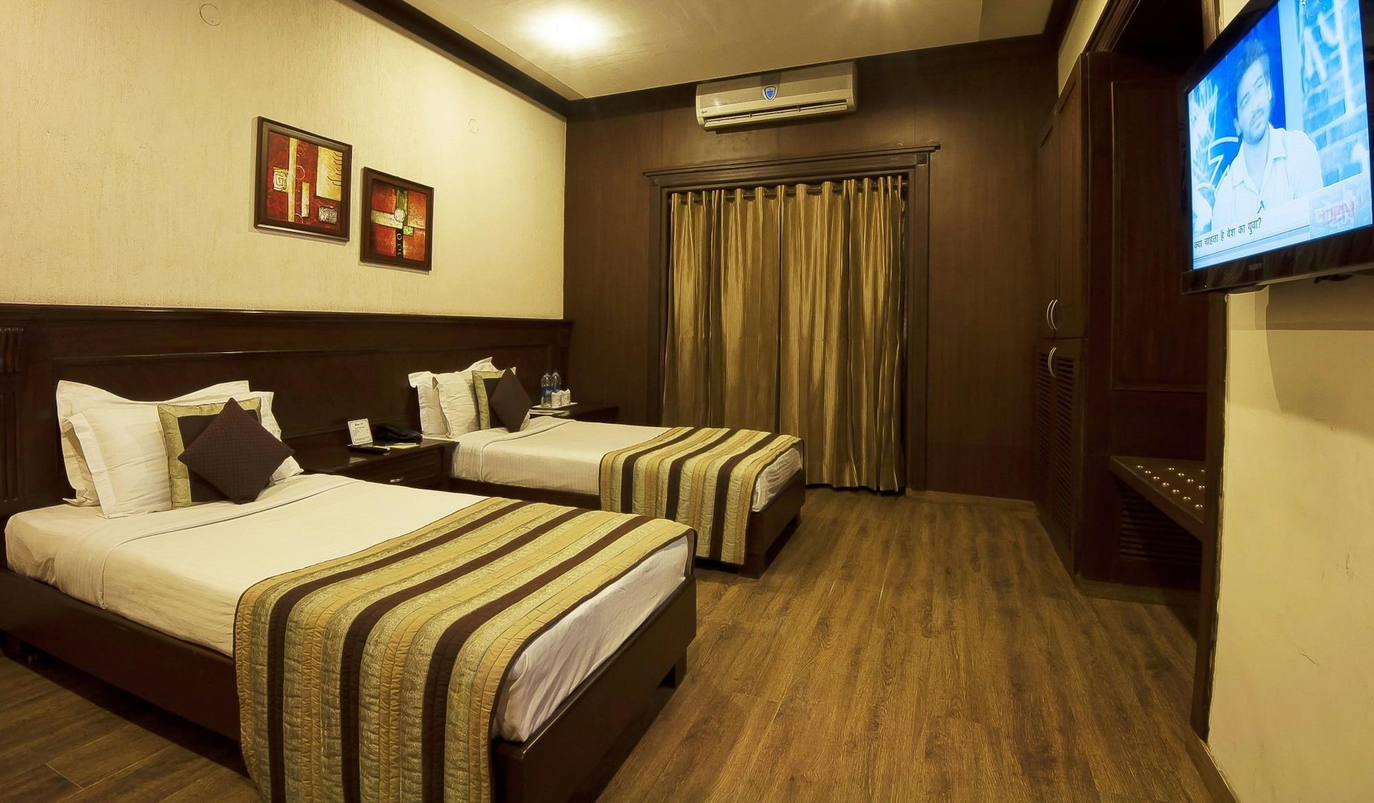 Siris 18 Hotel Gurgaon Esterno foto