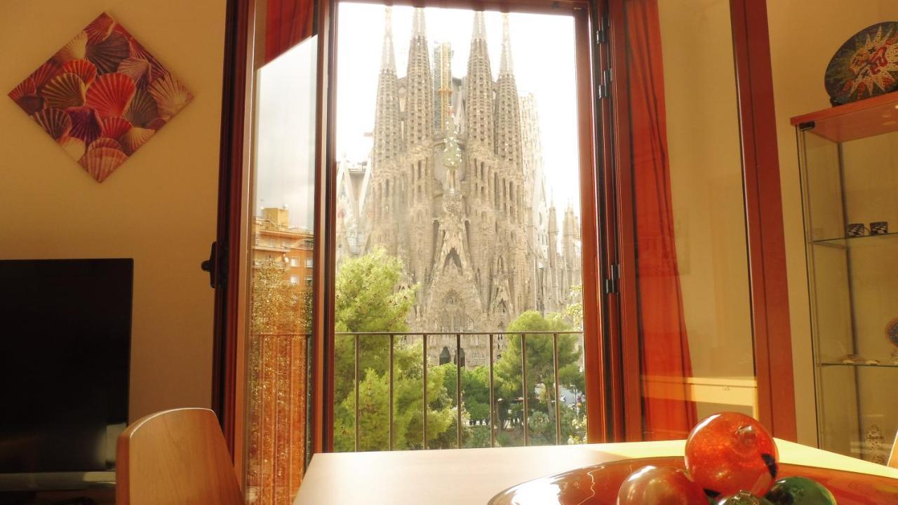 Absolute Sagrada Familia Appartamento Barcellona Esterno foto