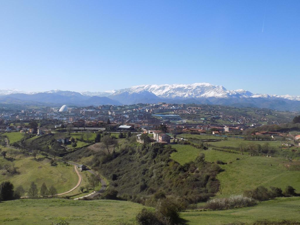 City Express Covadonga Oviedo Esterno foto