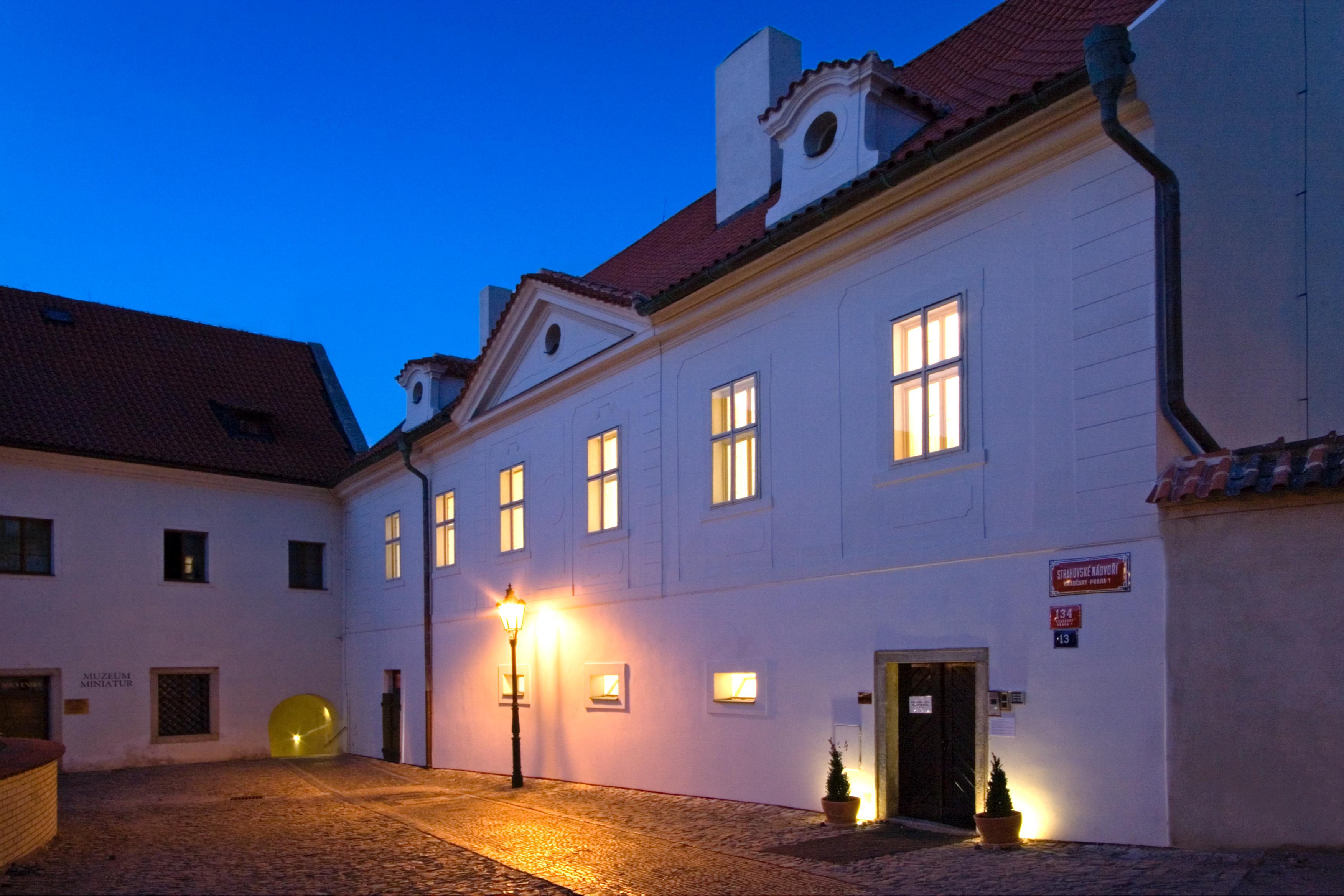 Monastery Hotel Praga Esterno foto