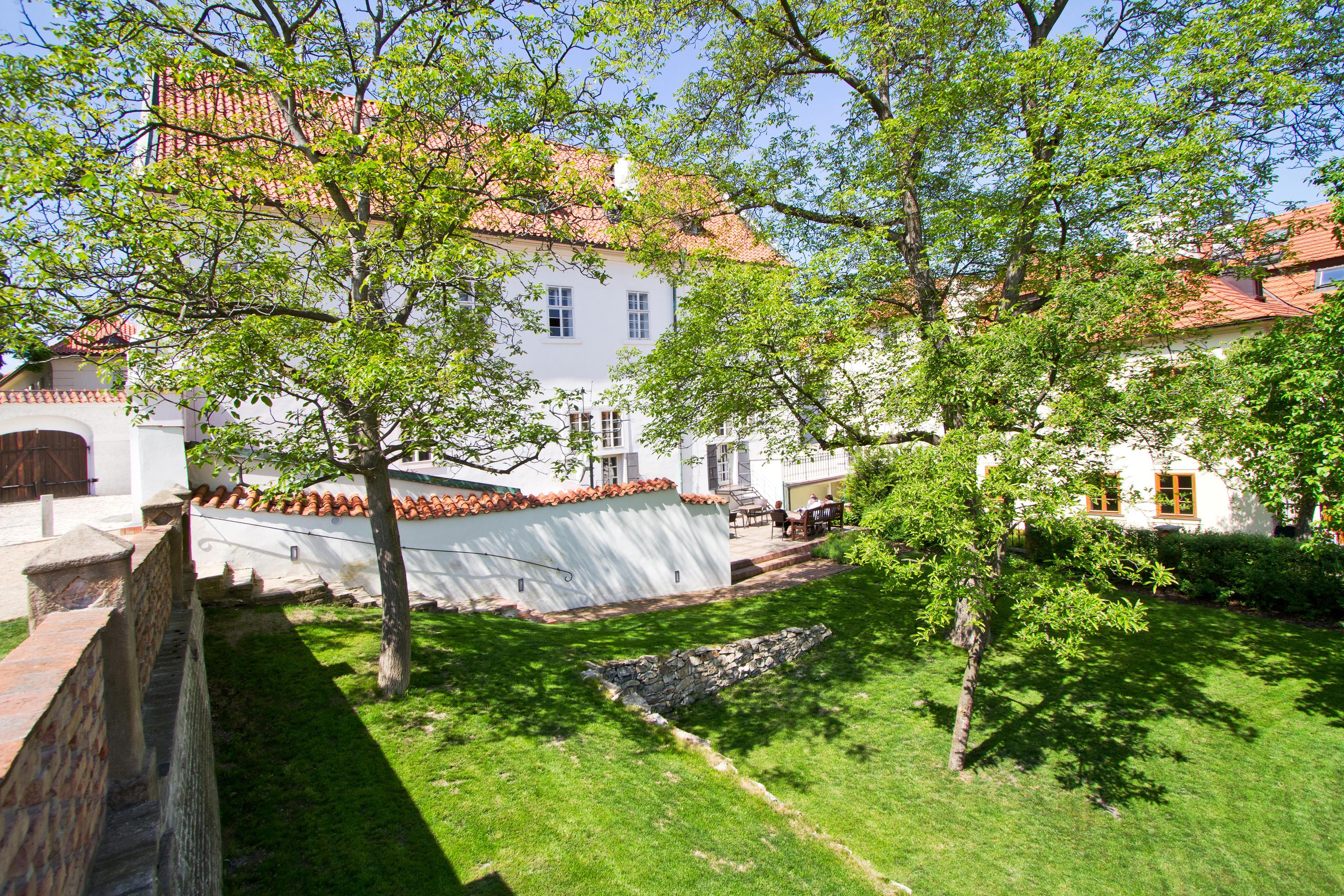Monastery Hotel Praga Esterno foto