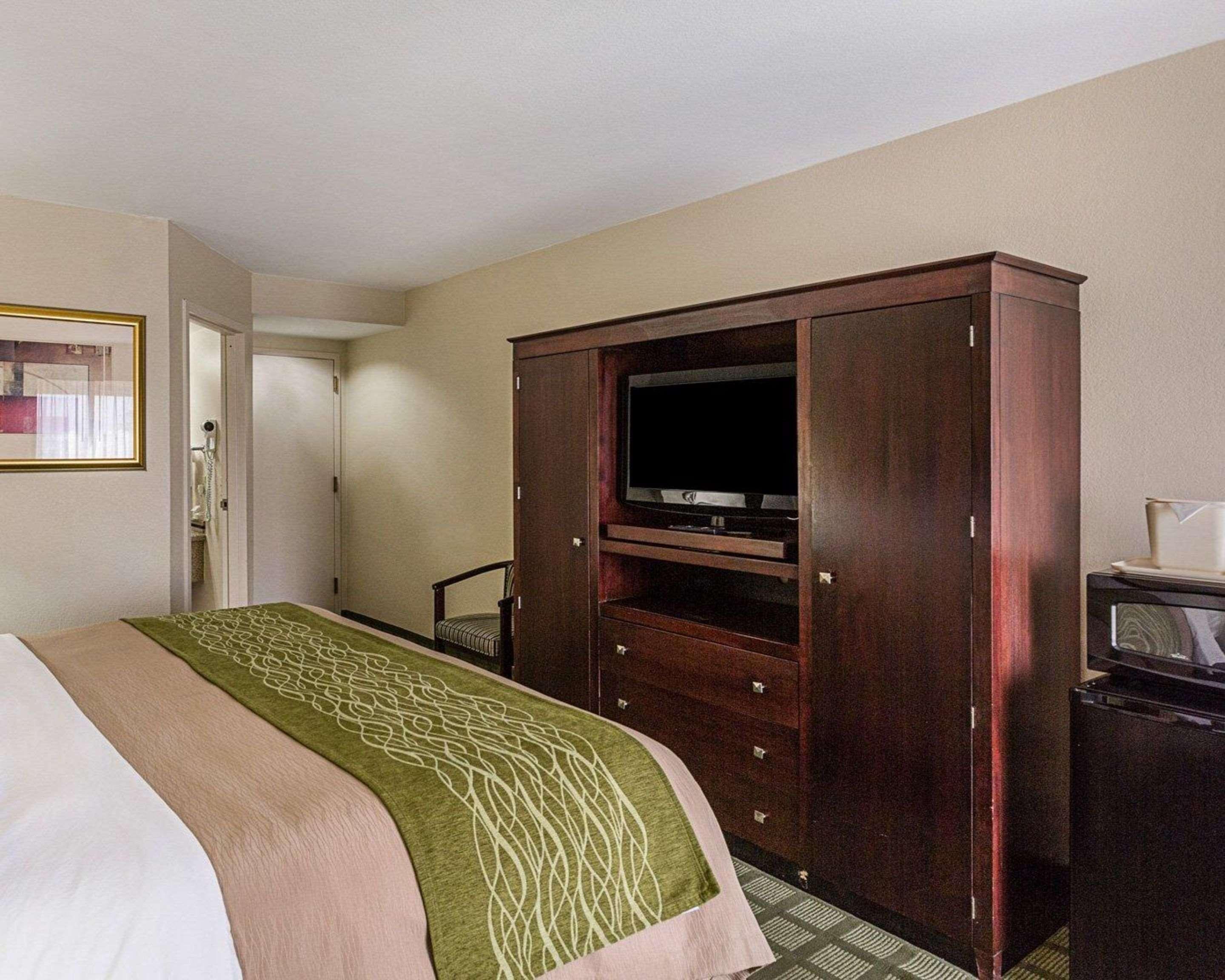 Comfort Inn & Suites Southwest Freeway At Westpark Houston Esterno foto