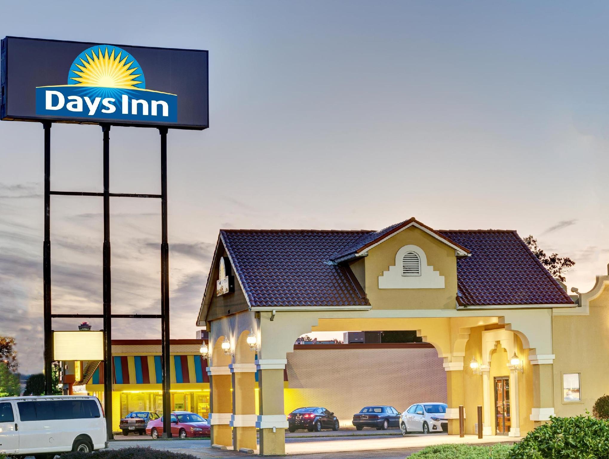 Days Inn By Wyndham Louisville Airport Fair And Expo Center Esterno foto