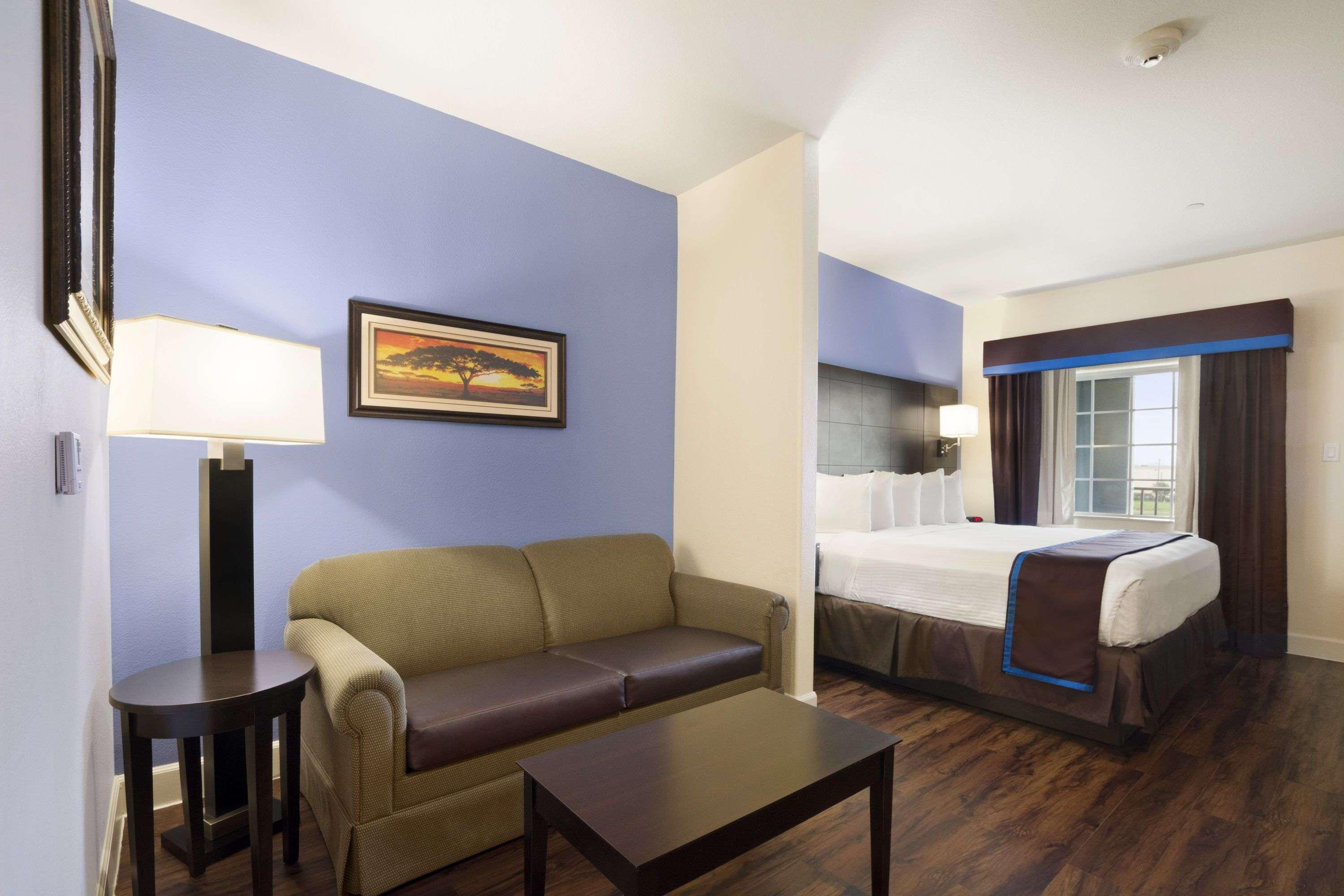 Days Inn & Suites By Wyndham Galveston West/Seawall Esterno foto