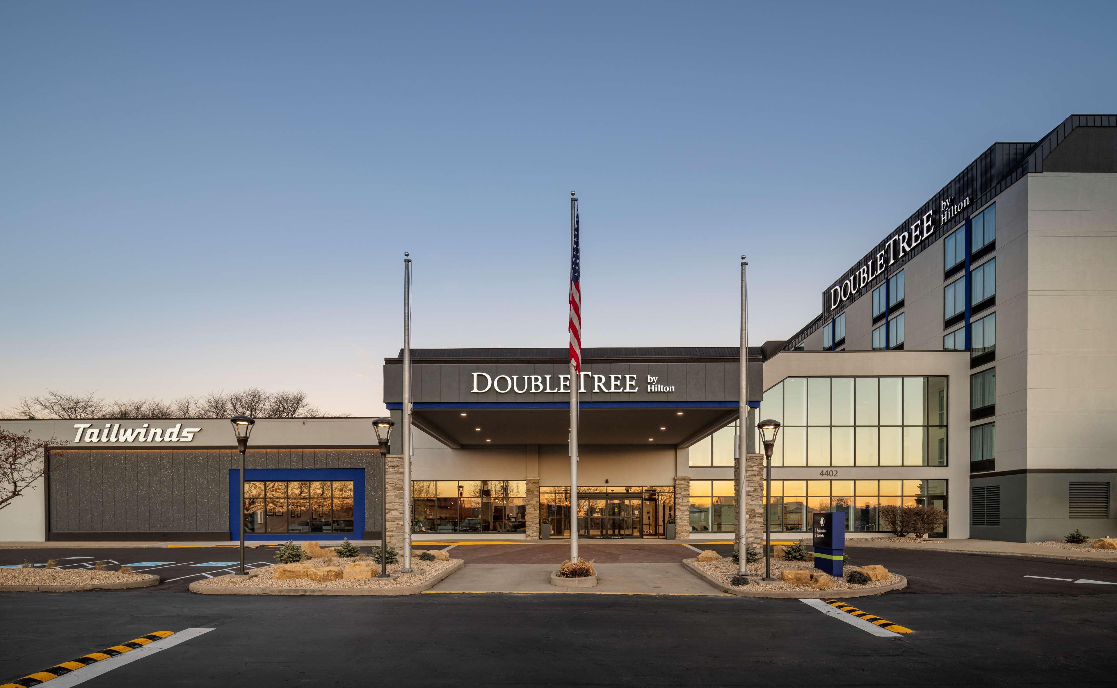 Doubletree By Hilton Madison East Hotel Esterno foto