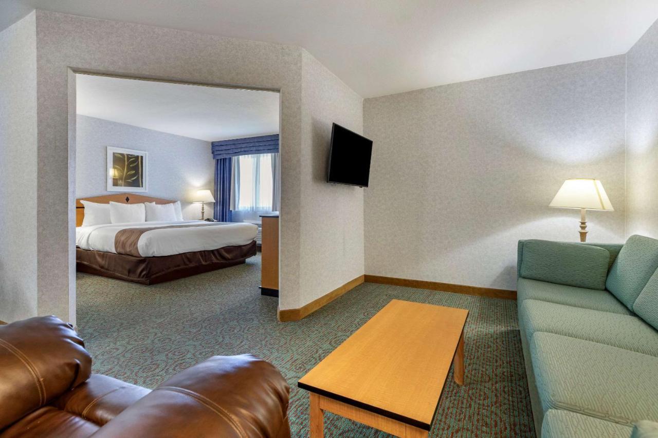 Quality Inn And Suites Denver Airport - Gateway Park Aurora Esterno foto