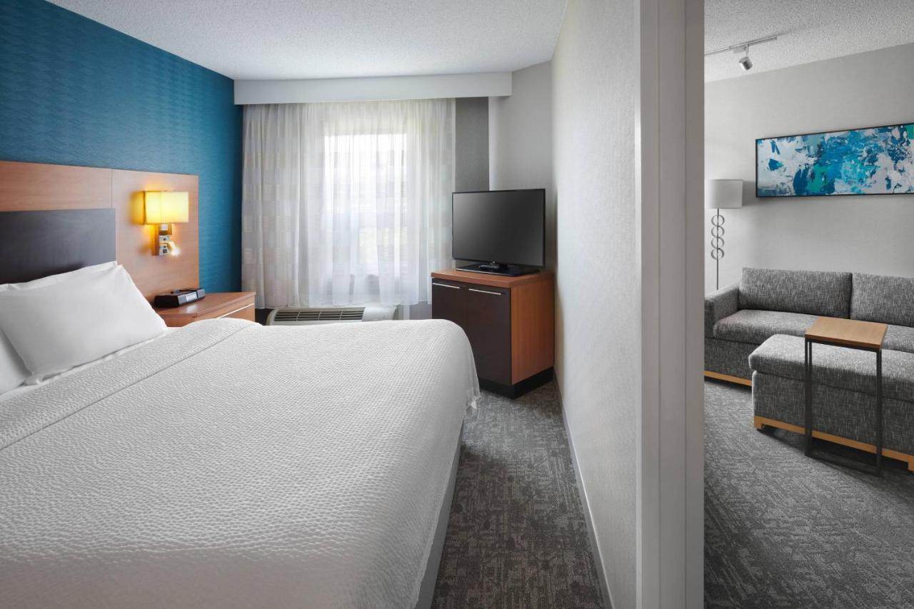 Towneplace Suites By Marriott Mississauga-Airport Corporate Centre Esterno foto