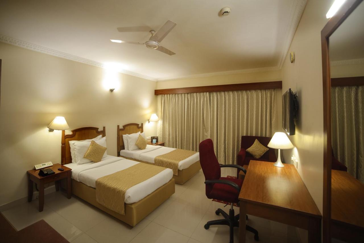 Raj Park- Hill View Hotel Tirupati Esterno foto