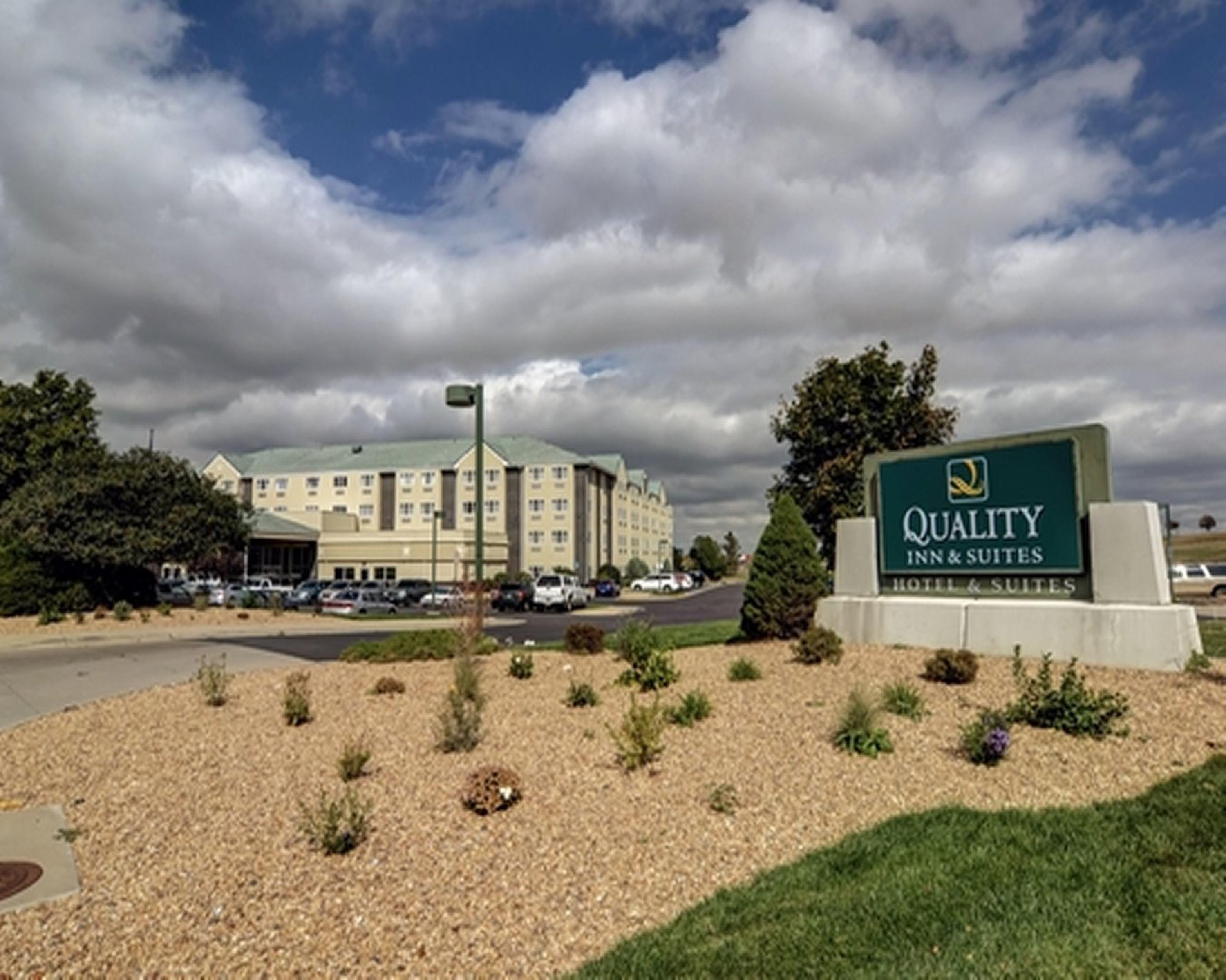 Quality Inn And Suites Denver Airport - Gateway Park Aurora Esterno foto