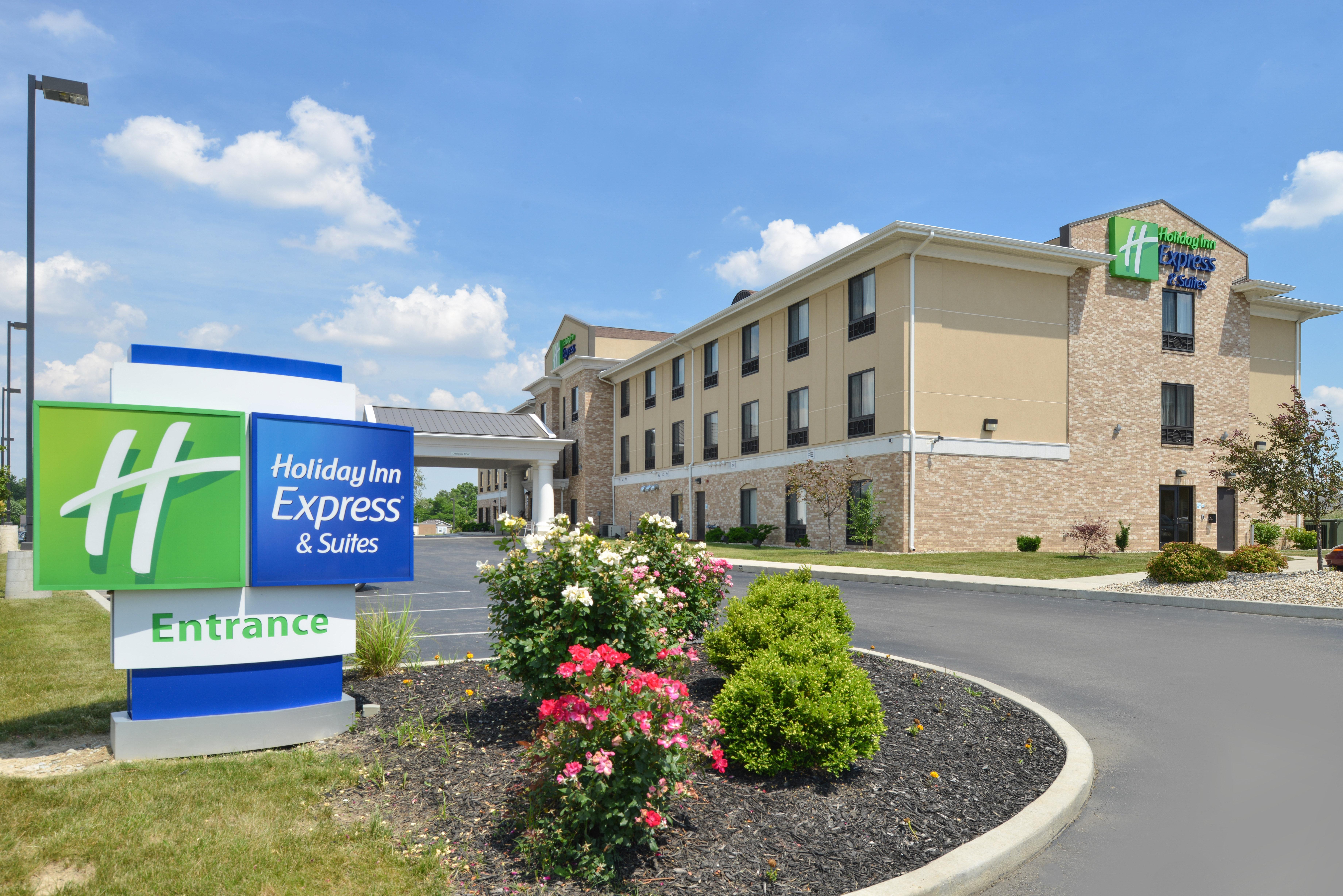 Holiday Inn Express & Suites Greenfield, An Ihg Hotel Esterno foto