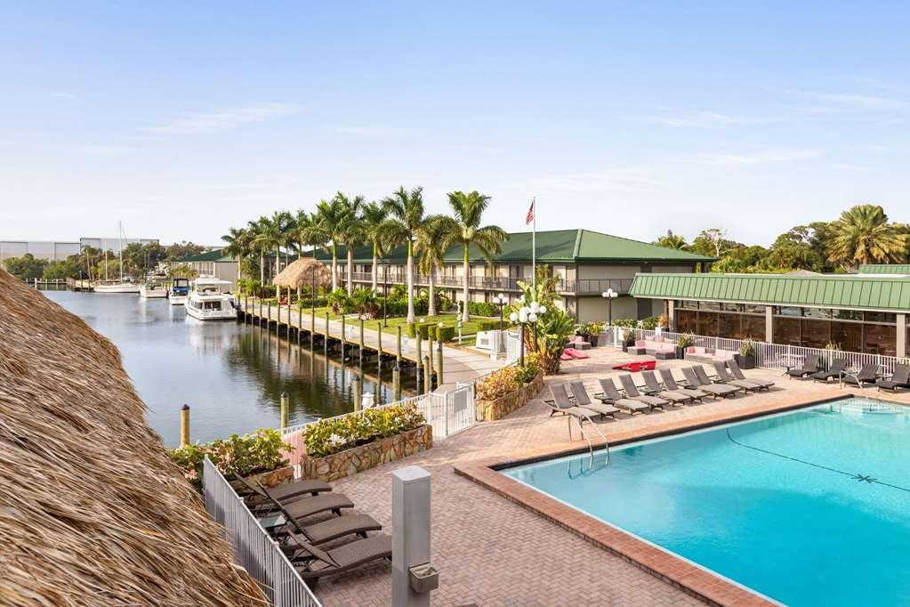 Ramada By Wyndham Sarasota Waterfront Hotel Esterno foto