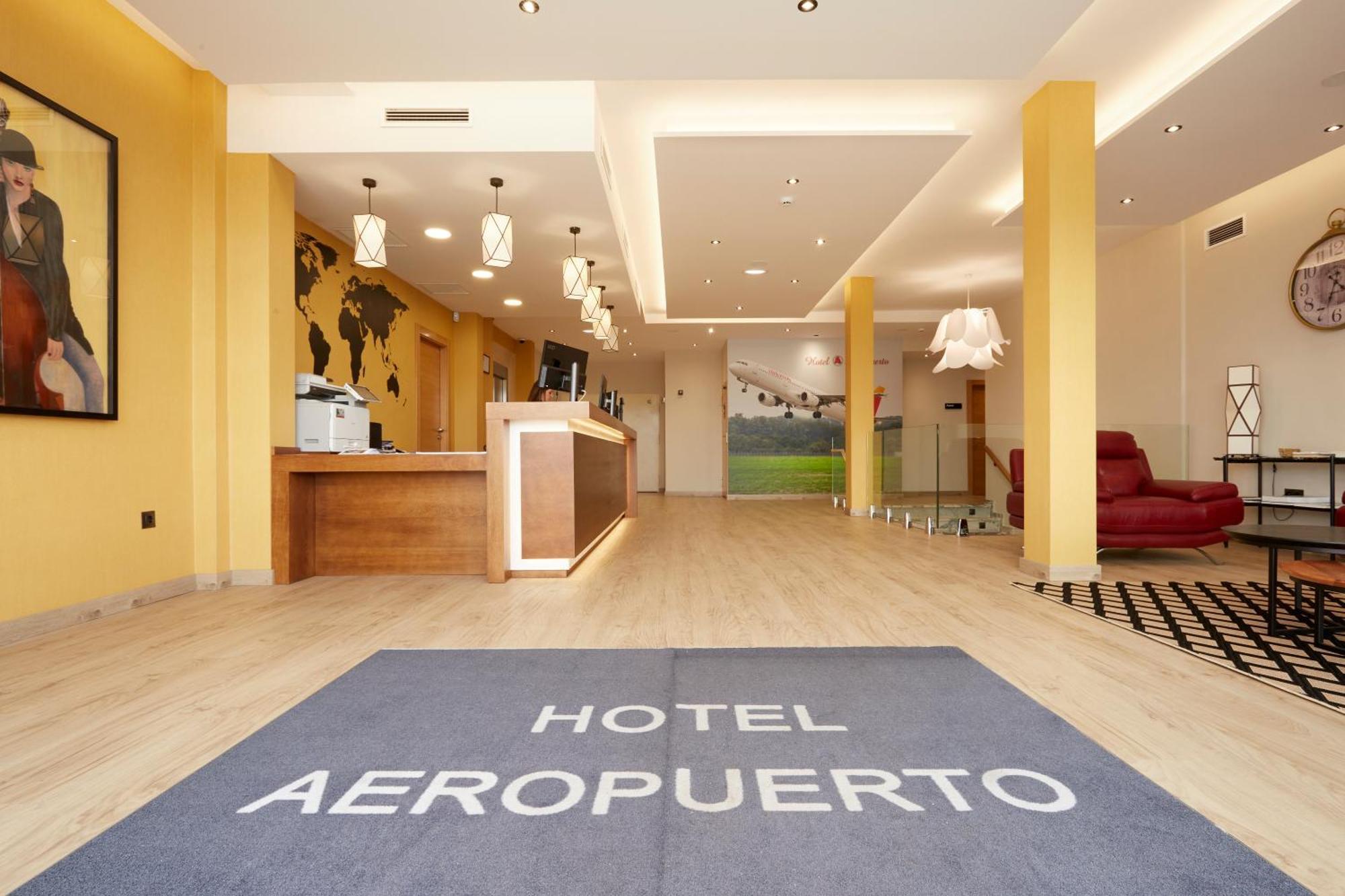 Hotel Arias Aeropuerto Santiago Del Monte Esterno foto