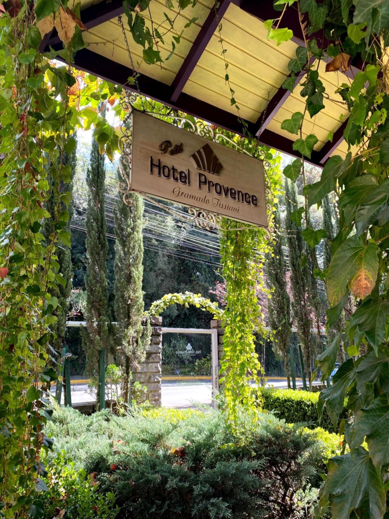 Petit Hotel Provence Gramado Esterno foto