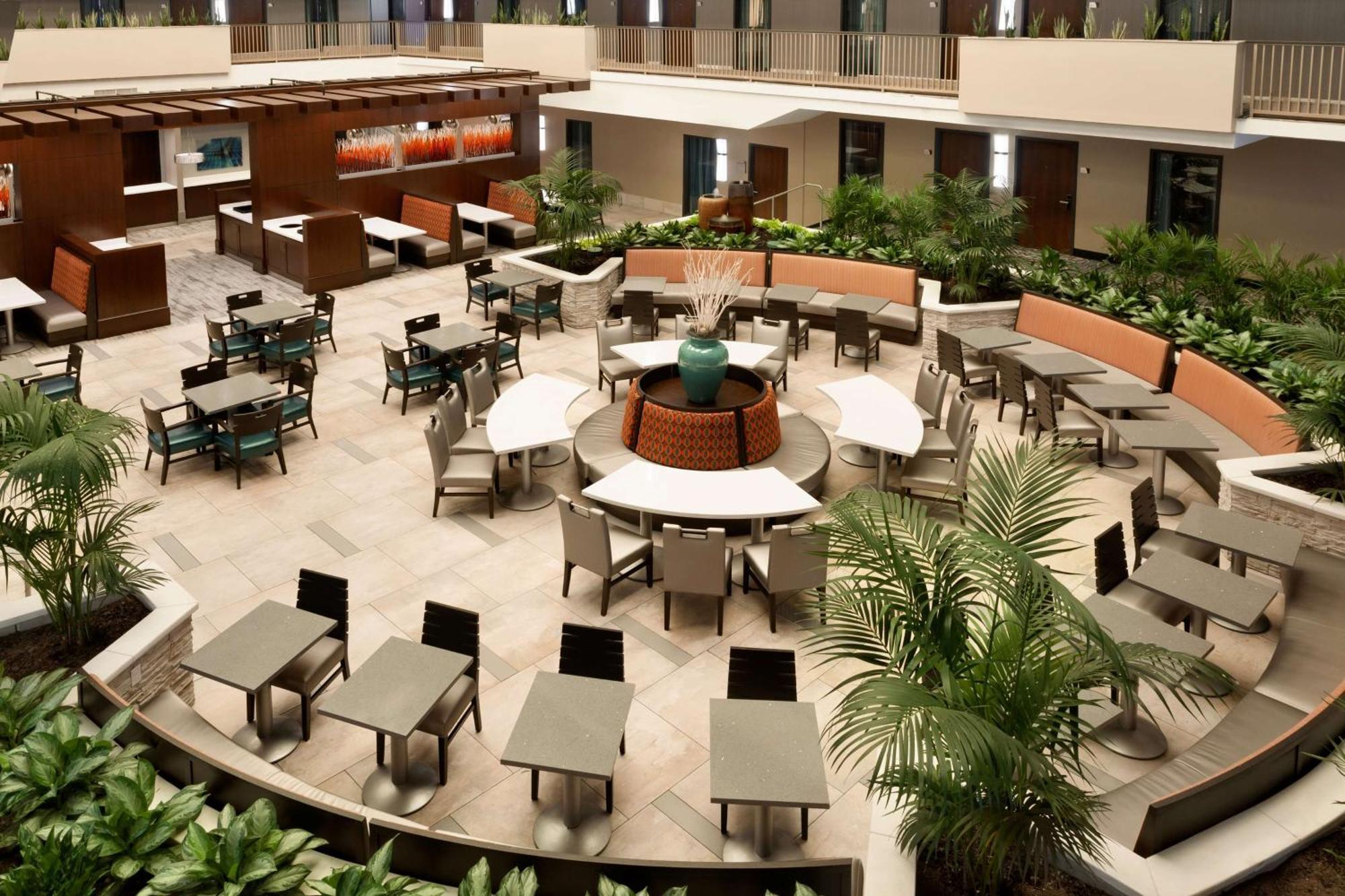 Embassy Suites By Hilton Atlanta Airport Esterno foto
