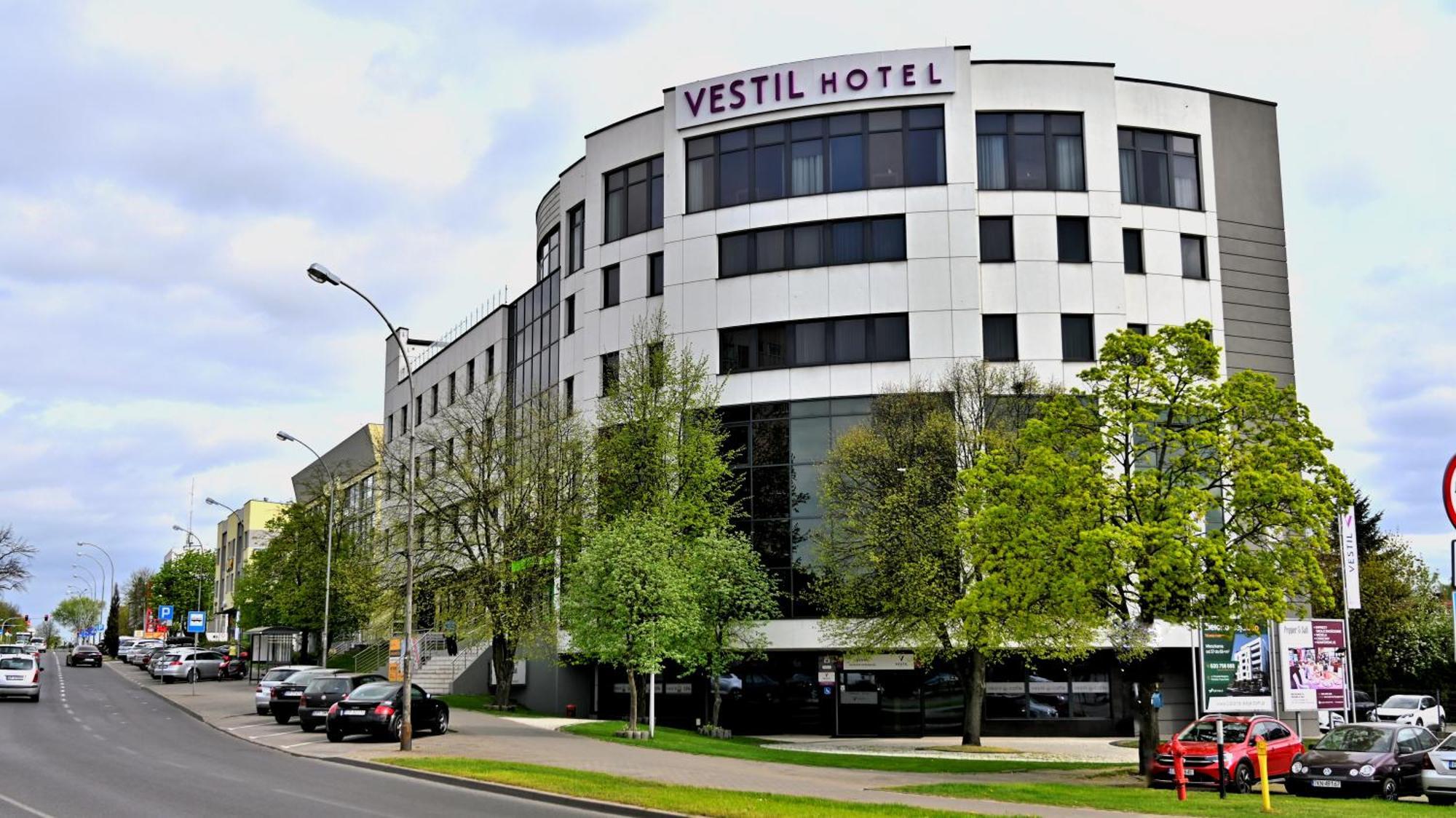 Vestil Hotel Piotrków Trybunalski Esterno foto