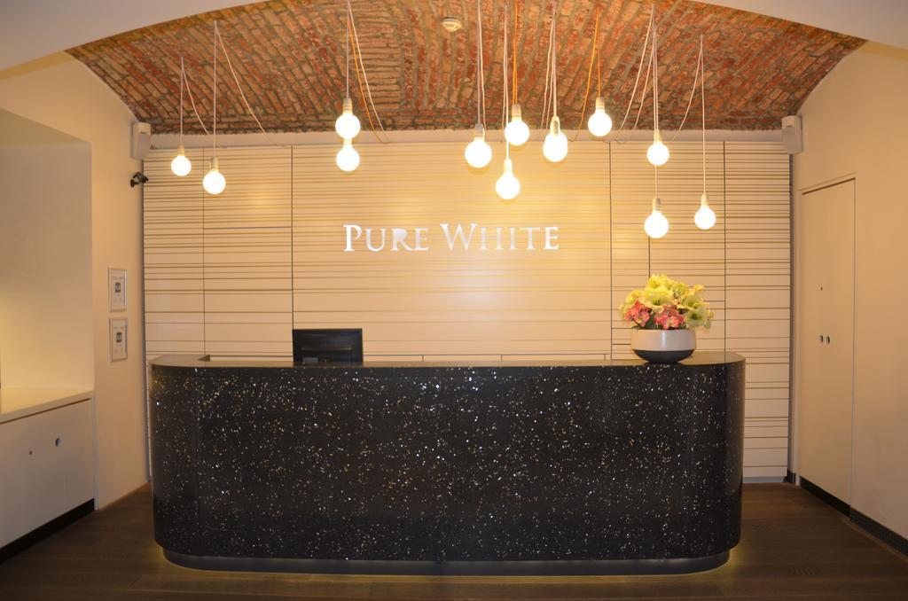 Pure White Hotel Praga Esterno foto