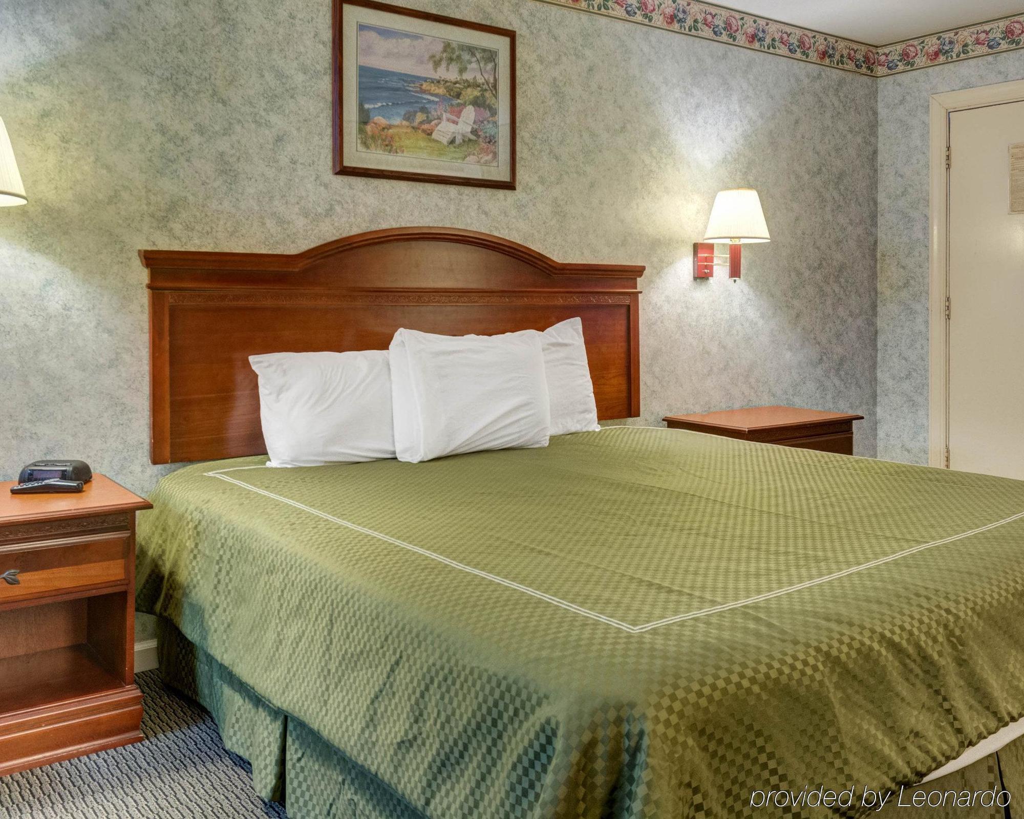 Rodeway Inn & Suites Williamsburg Esterno foto