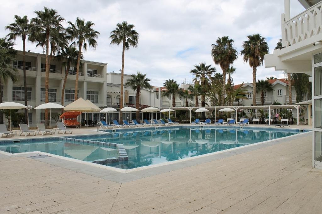 La Hotel & Resort Kyrenia  Esterno foto