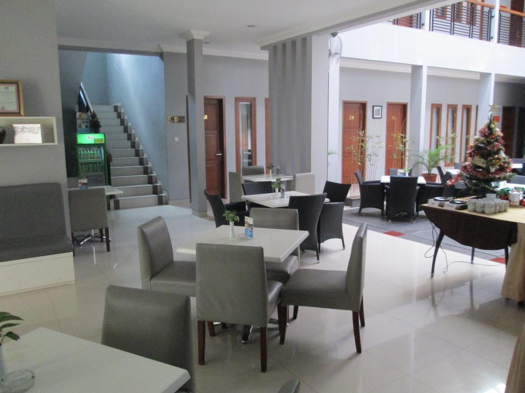 Rosalia Indah Hotel Yogyakarta Esterno foto