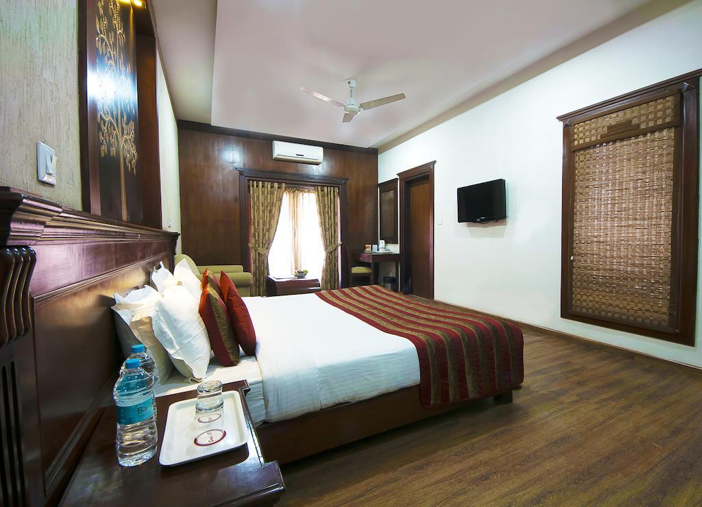Siris 18 Hotel Gurgaon Camera foto
