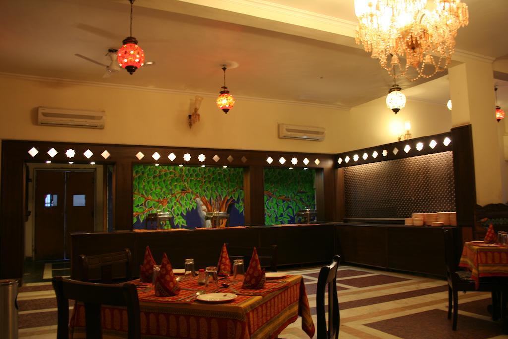 Hotel Pratap Palace Chittorgarh Esterno foto