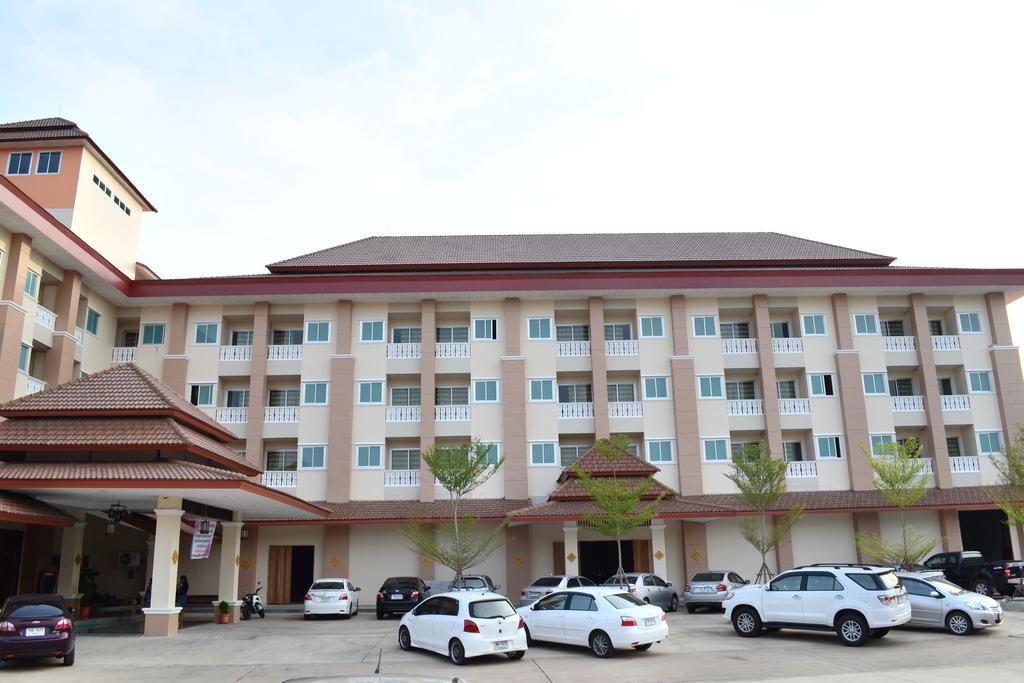 Butnamtong Hotel Lampang Esterno foto