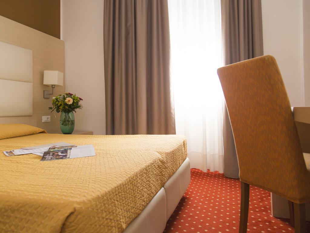 Hotel Regina Bolzano Esterno foto