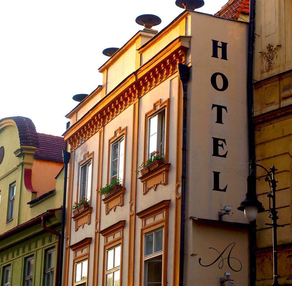 Antik Hotel Praga Esterno foto