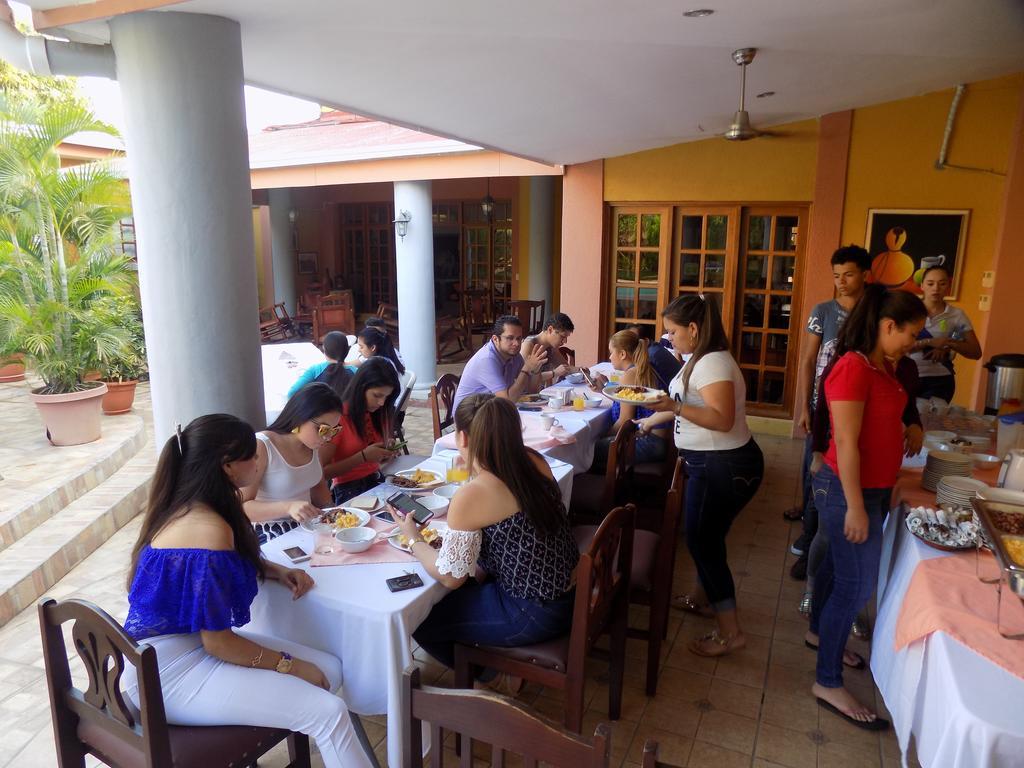 Hotel Los Pinos Managua Esterno foto