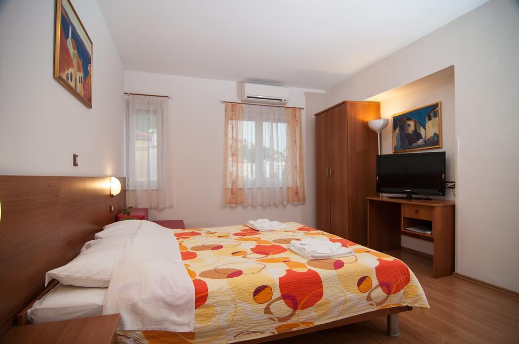 Apartments And Rooms Liburnija Abbazia Esterno foto