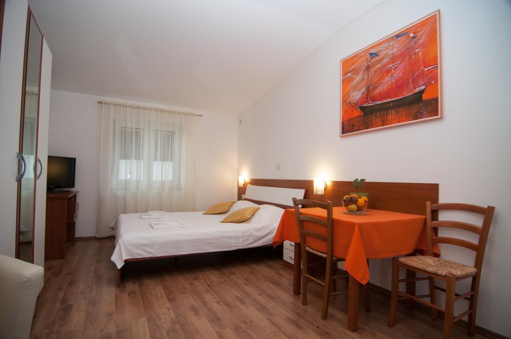 Apartments And Rooms Liburnija Abbazia Esterno foto