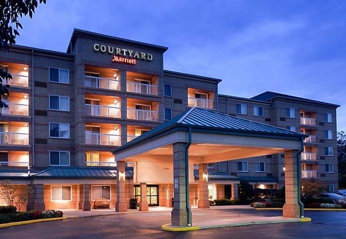 Courtyard Cleveland Airport South Hotel Middleburg Heights Esterno foto
