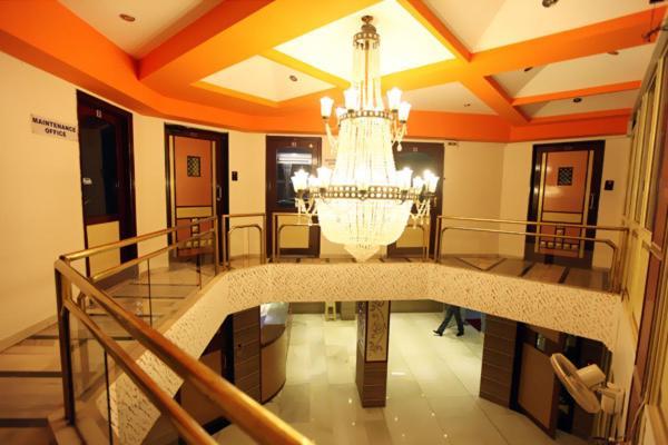 Siddharth Palace Hotel Vadodara Esterno foto