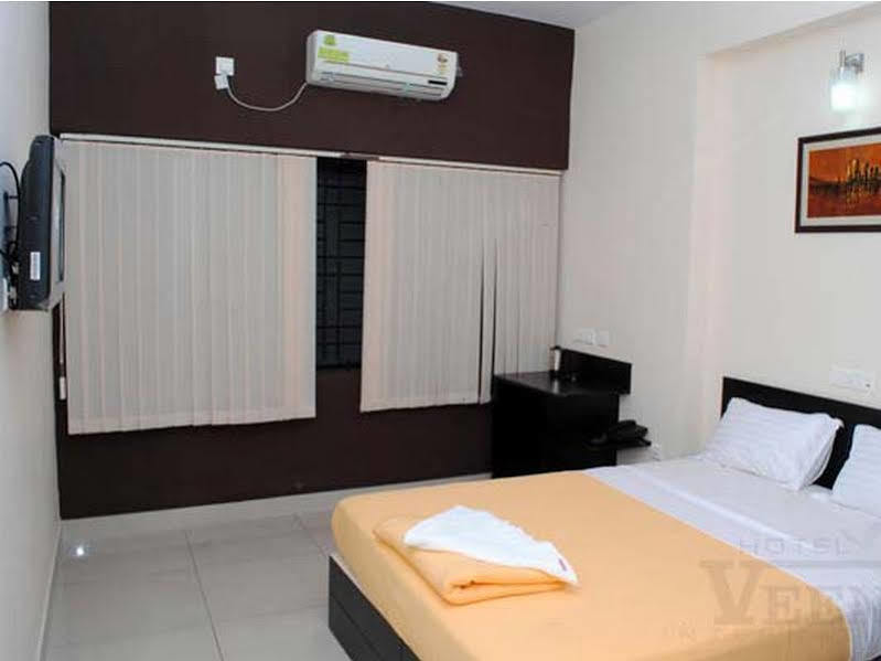 Veenu International Hotel Mangalore Esterno foto