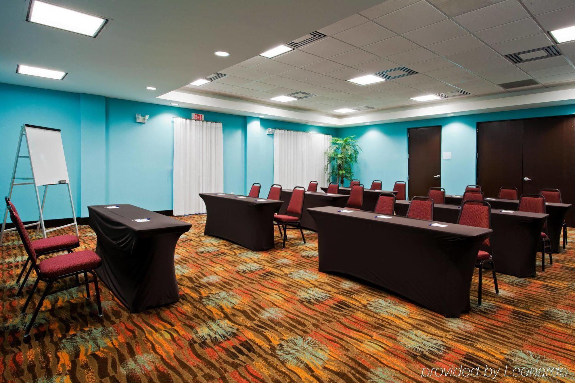 Holiday Inn Express Hotel & Suites Fort Lauderdale Airport/Cruise Port, An Ihg Hotel Servizi foto