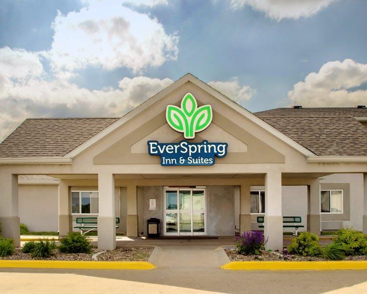 Everspring Inn & Suites Oskaloosa Esterno foto