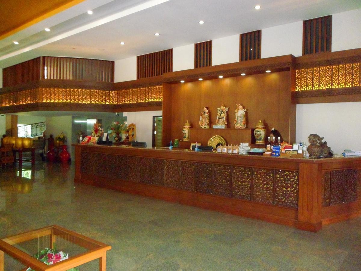 Butnamtong Hotel Lampang Esterno foto