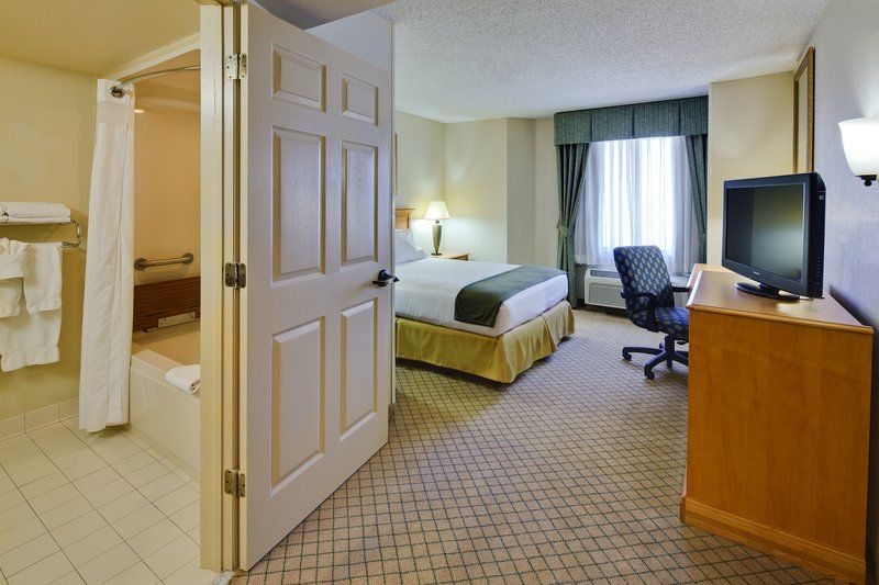 Holiday Inn Express & Suites - Nearest Universal Orlando, An Ihg Hotel Esterno foto