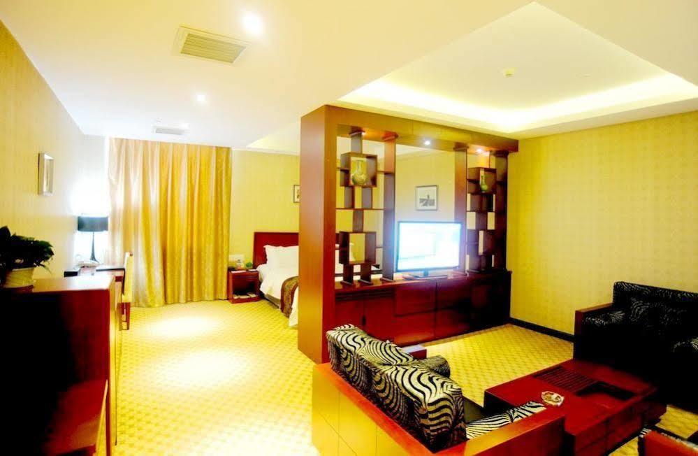 Lanting International Hotel Yantai Esterno foto