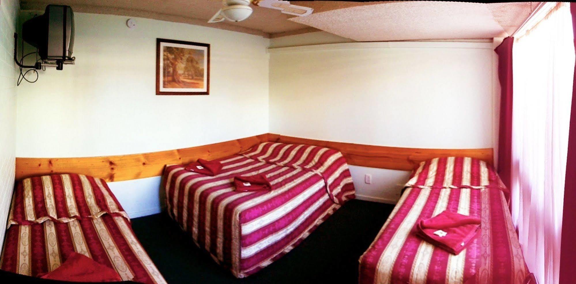 Homestead Motel Dubbo Esterno foto
