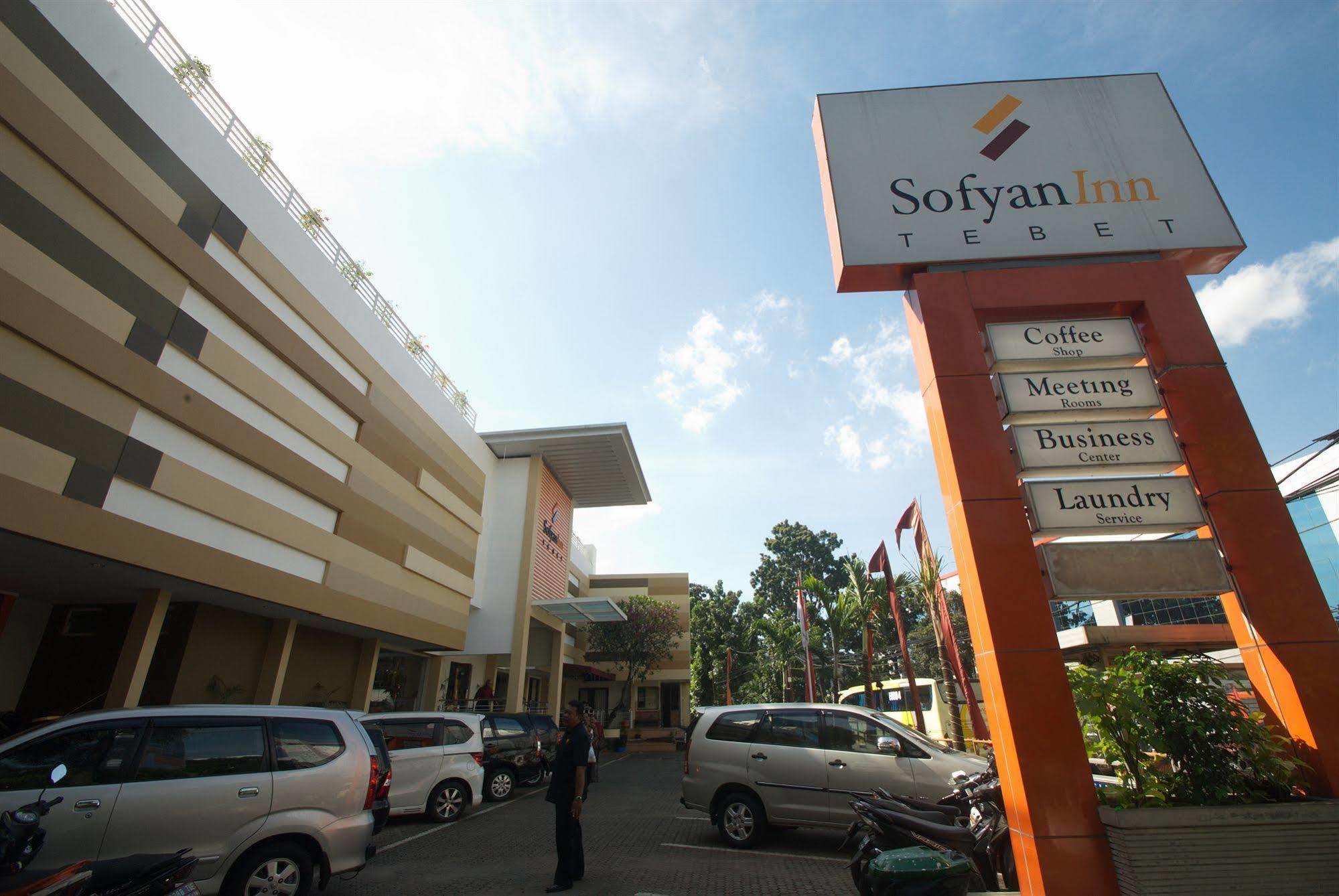 Sofyan Hotel Soepomo Giacarta Esterno foto